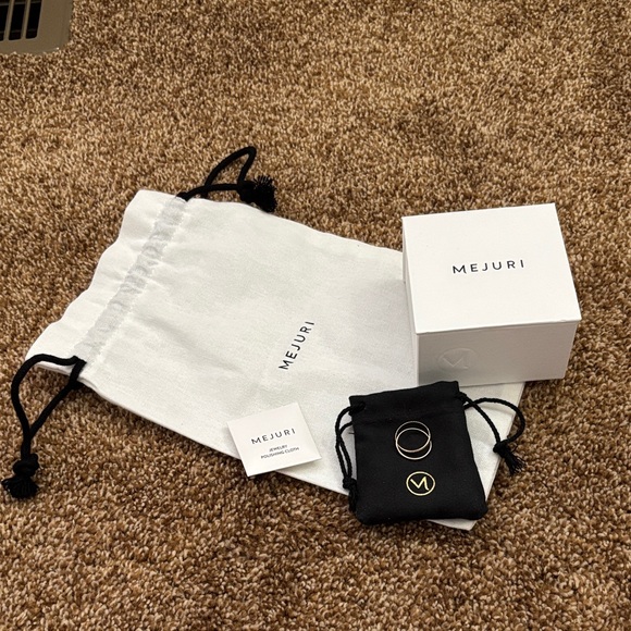 Mejuri Duo Ring SIZE 5 - Picture 2 of 2